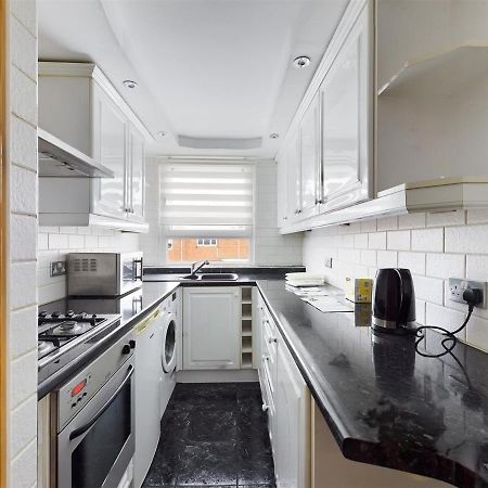 Appartamento Parsonage Leys Harlow Esterno foto