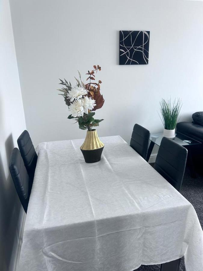 Appartamento Parsonage Leys Harlow Esterno foto