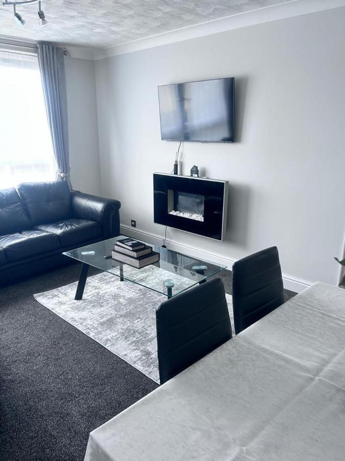 Appartamento Parsonage Leys Harlow Esterno foto