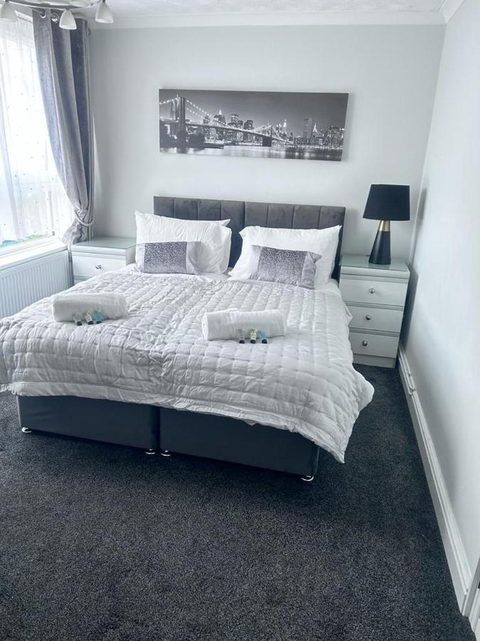Appartamento Parsonage Leys Harlow Esterno foto